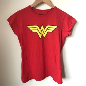 DC Wonder Woman Red Tee with Logo Women’s Size M